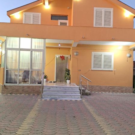Hotel Sabi Maminas Bagian luar foto